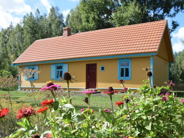 Hut in Czyże from 1946